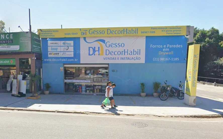 Fachada real da Gesso DecorHabil no Anil, Rio de Janeiro